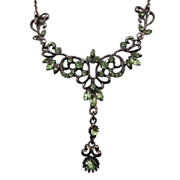 Silver Tone Necklace W/ Green Crystals  & Ornate Detailing Adjustable Chain Leng - Picture 2 of 2